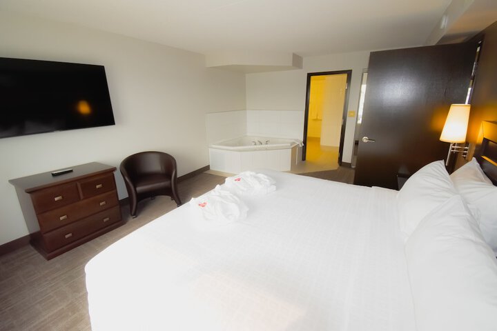 Room 5 of 33