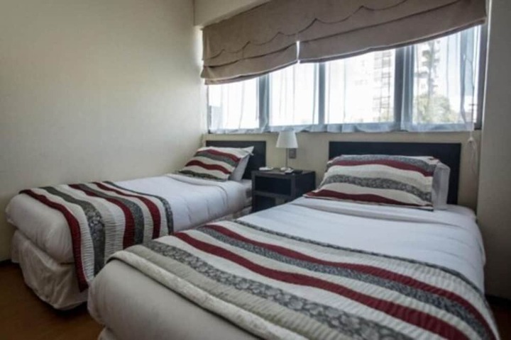 Room 6 of 9