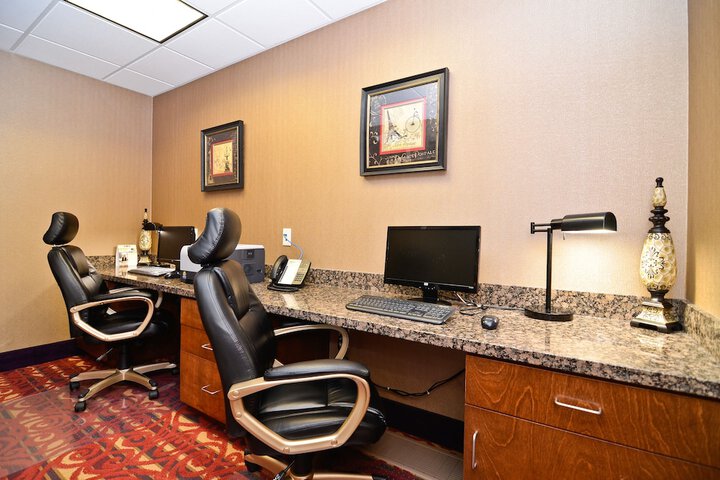 Business Center 37 of 39