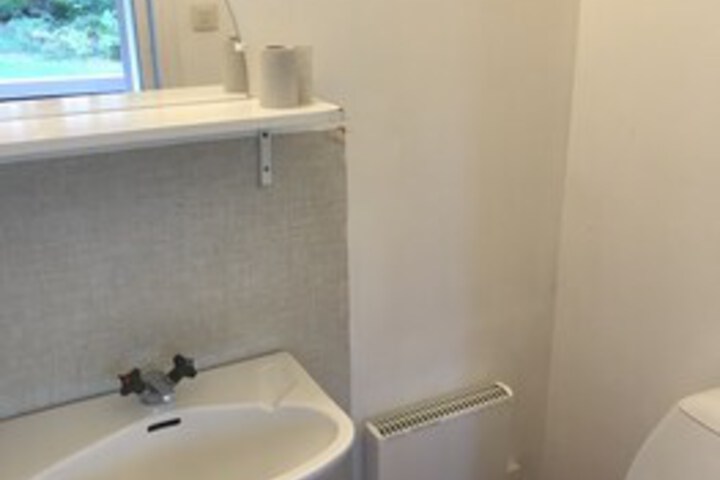 Room 2 of 27