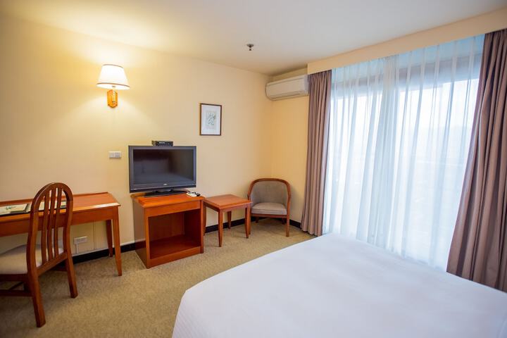 Room 92 of 203
