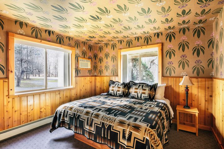 Room 47 of 82