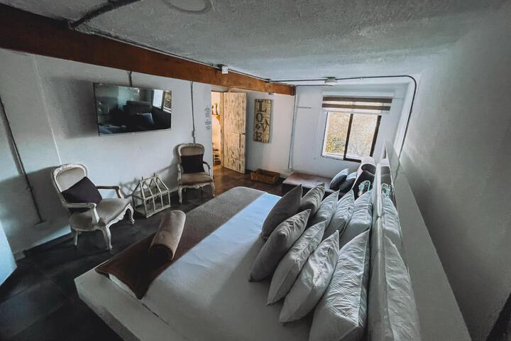 Room 15 of 36