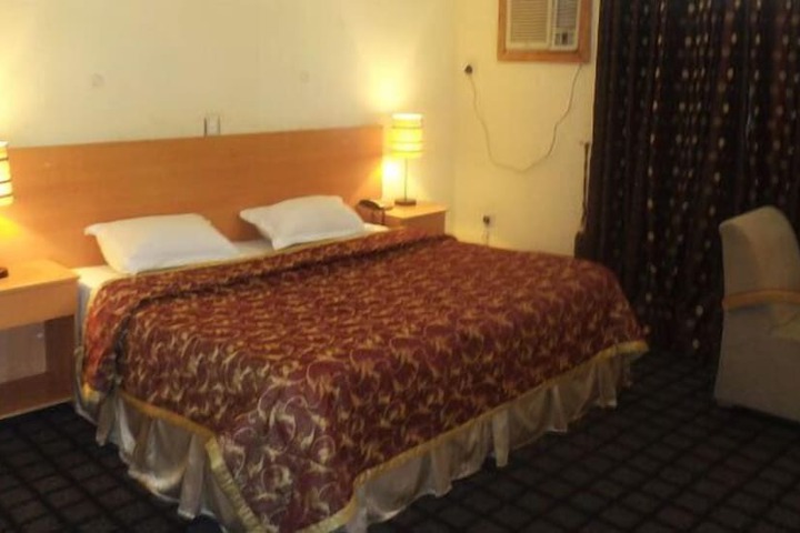 Room 16 of 65