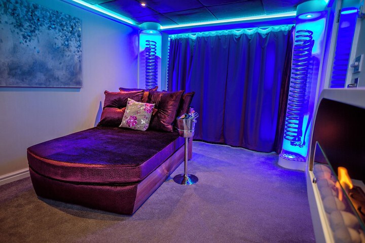 Room 203 of 390