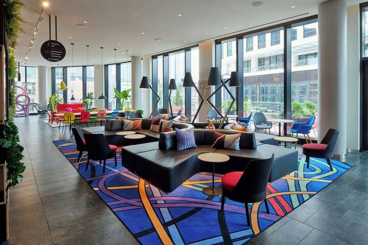 Lobby lounge