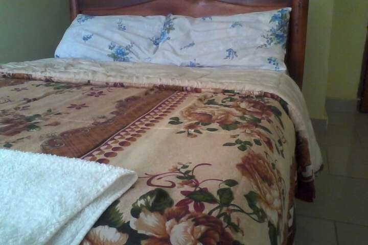 Room 5 of 9