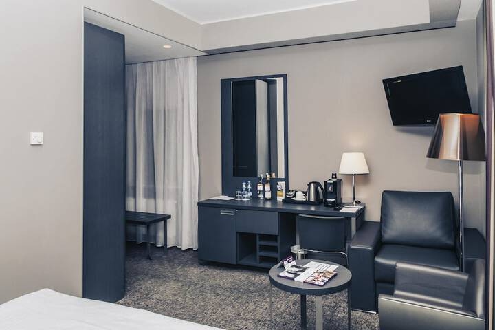 Room 15 of 99