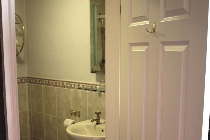 Room 42 of 74