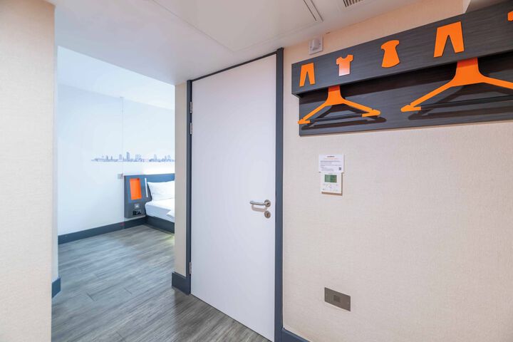 Room 76 of 105