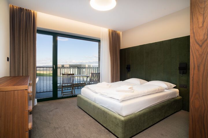 Room 2 of 35