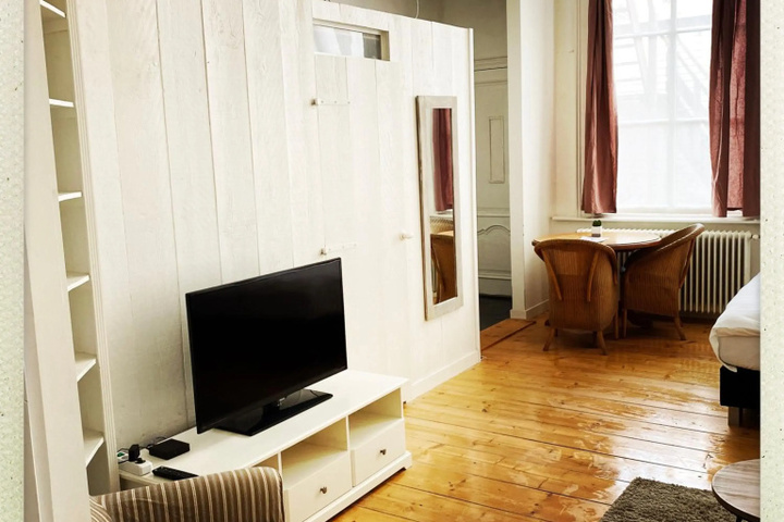 Room 2 of 14