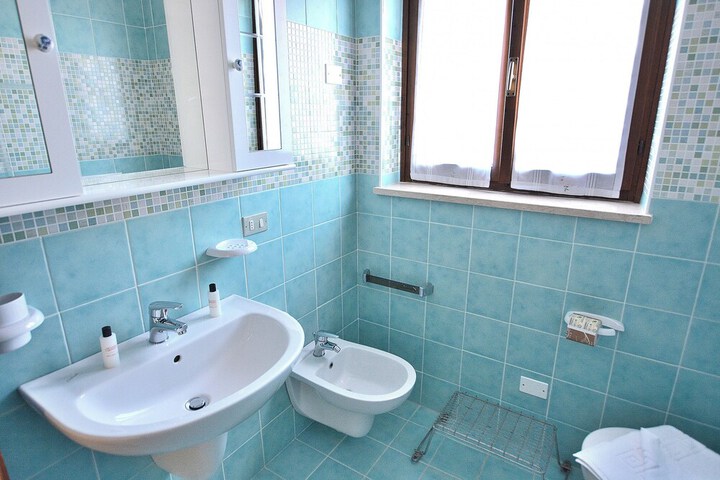 Room 16 of 25