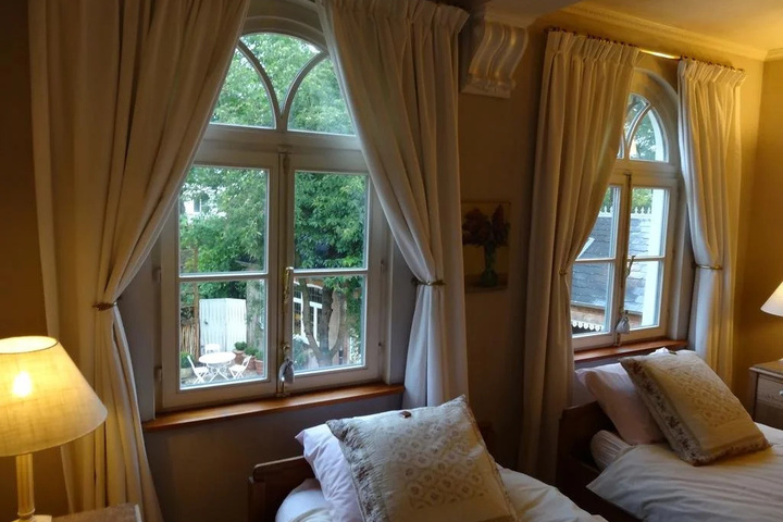 guest_rooms