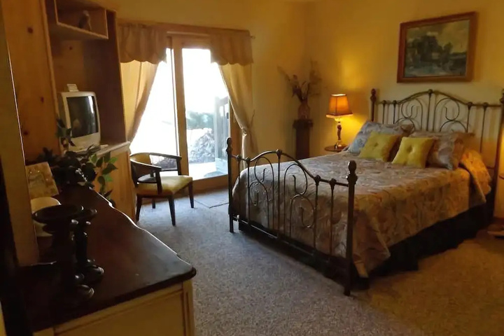 Room 3 of 25