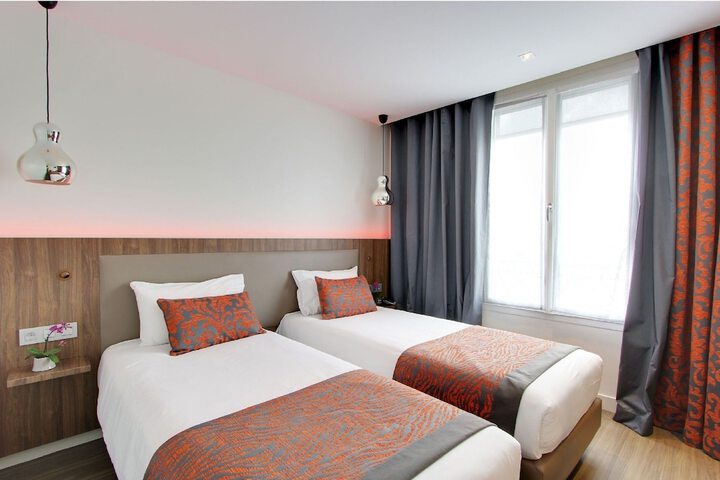 Room 21 of 42