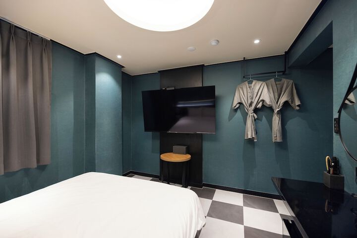 Room 50 of 80