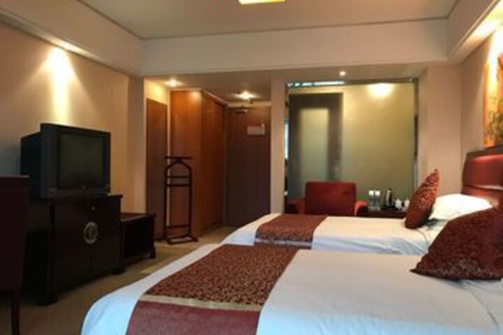 Room 15 of 31