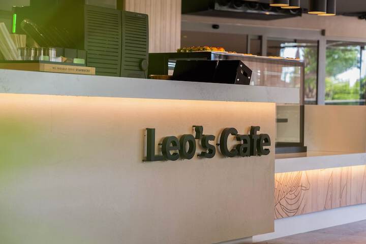 Entrance & Lobby