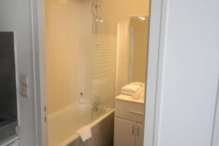 Room 125 of 164
