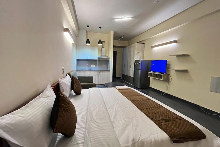 Room 4 of 30