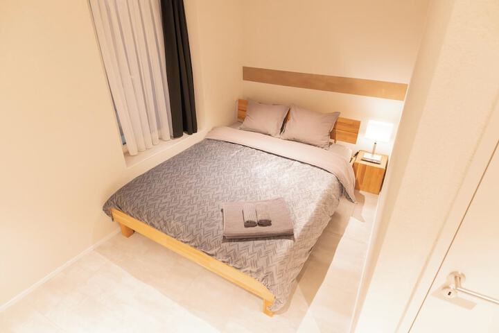 Room 12 of 33