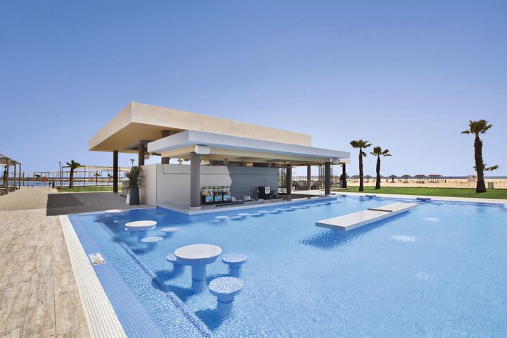 Pool 33 of 68