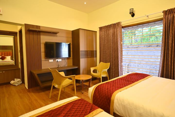 Room 8 of 35