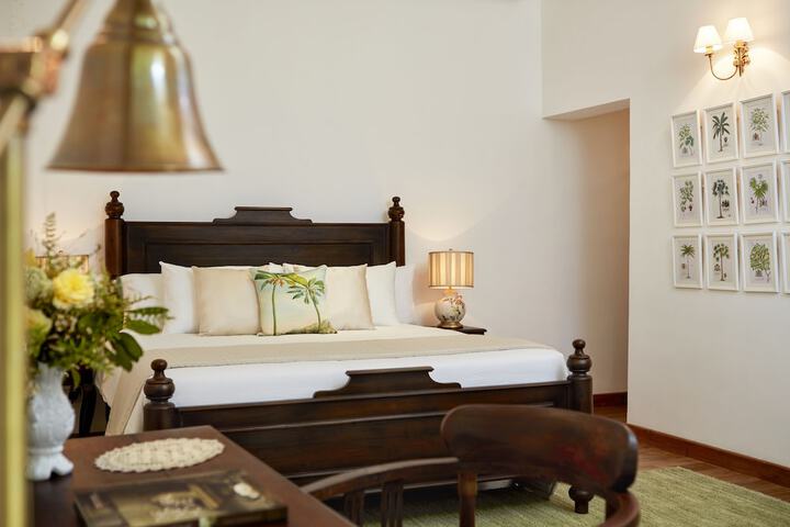 Room 2 of 44