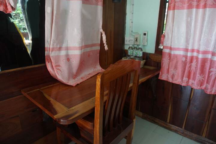 Room 25 of 38
