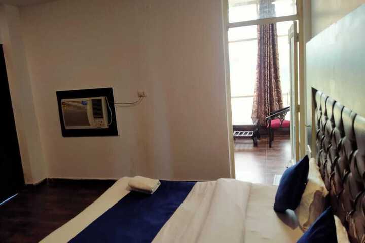Room 5 of 10