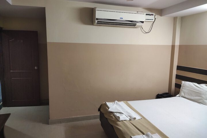 Room 7 of 36