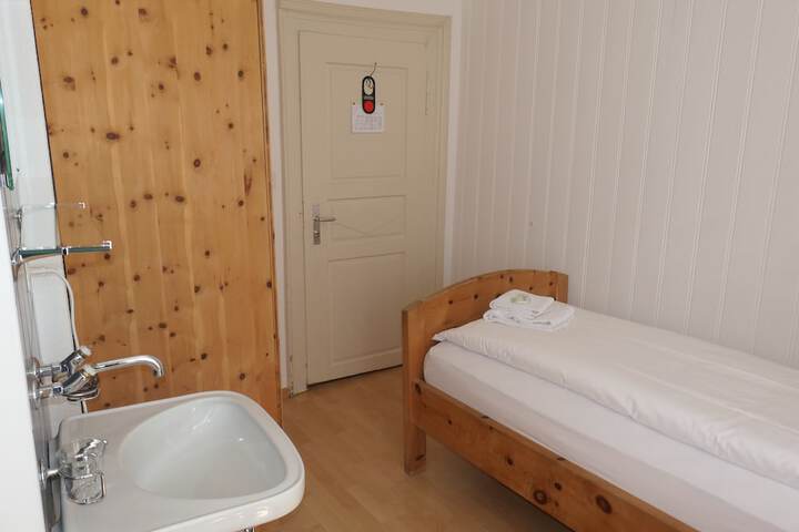 Room 12 of 49