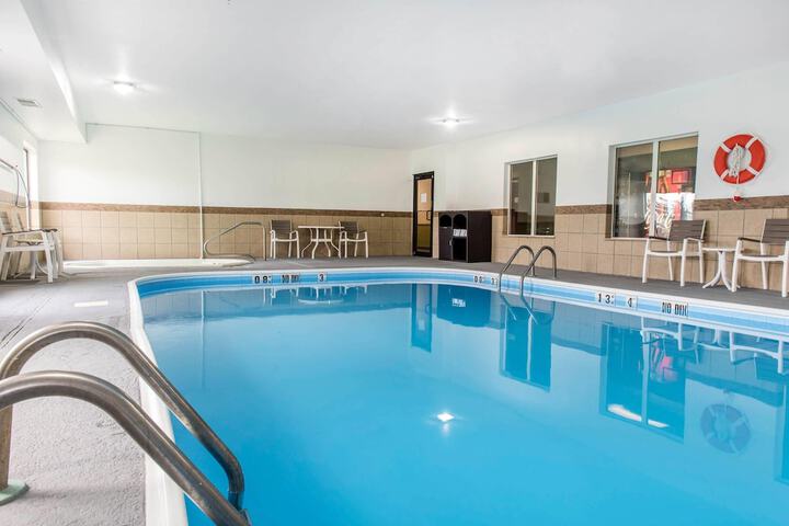 Pool 32 of 47