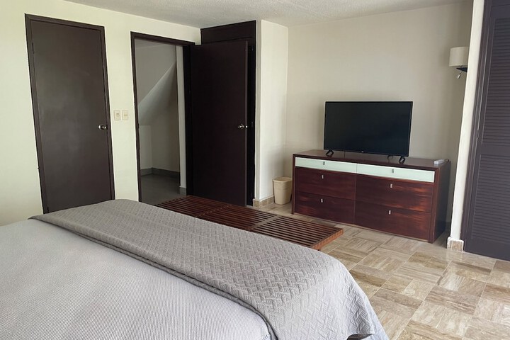 Room 6 of 79