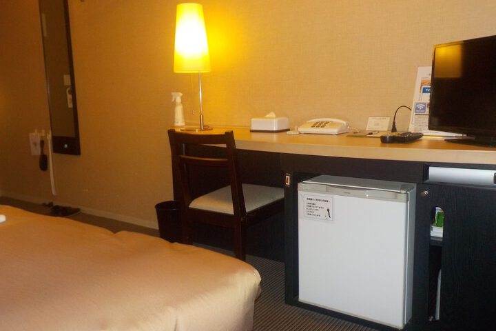Room 9 of 38