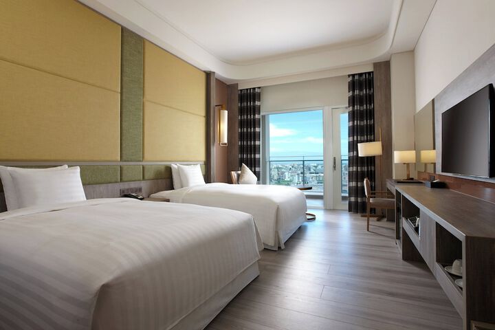 Room 25 of 48