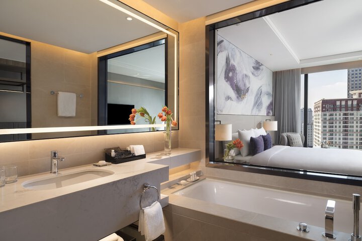 Room 33 of 110