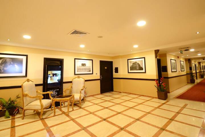Ballroom/Hall 20 of 24