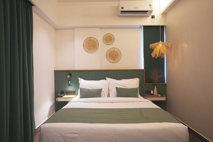 Room 14 of 37