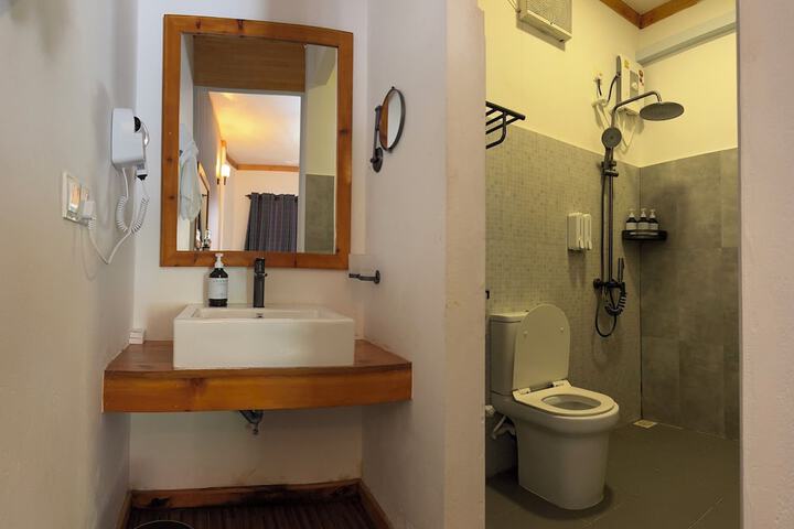 Room 10 of 31