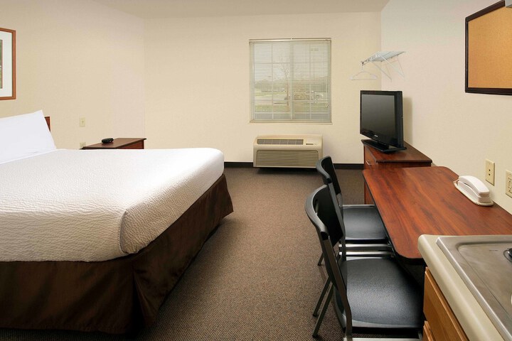 Standard Double Bed (5 of 14)