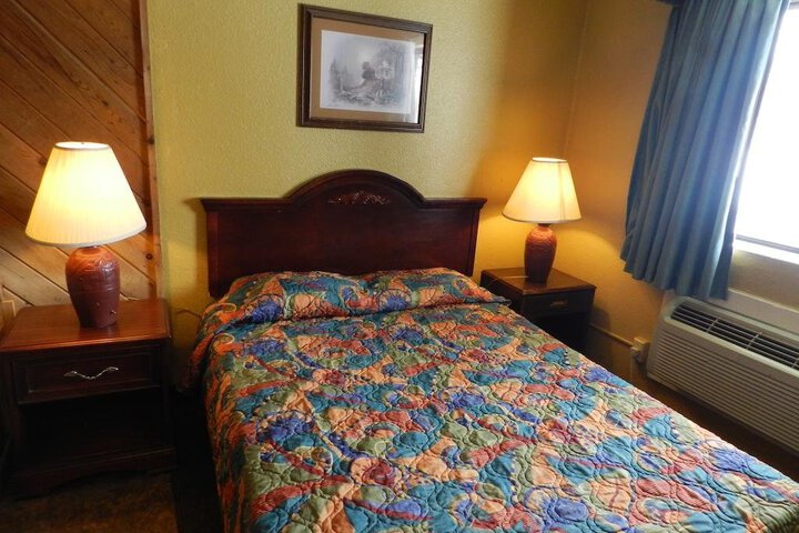 Image of 4 ACRE MOTEL