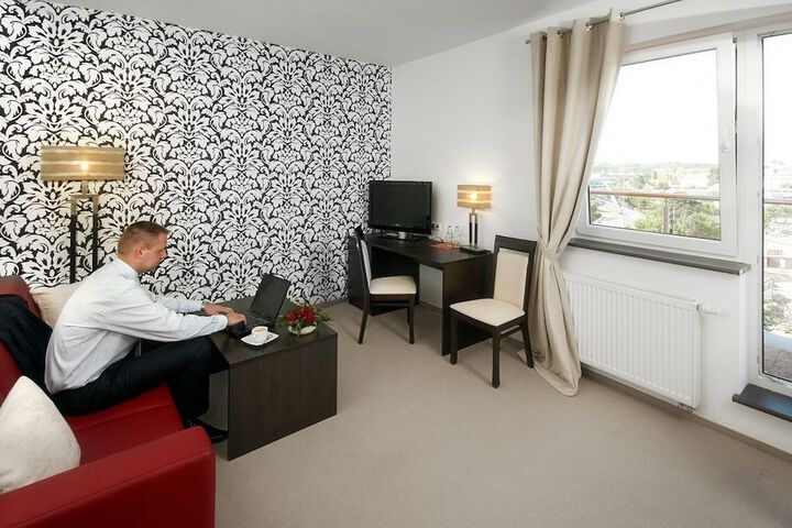 Room 4 of 70