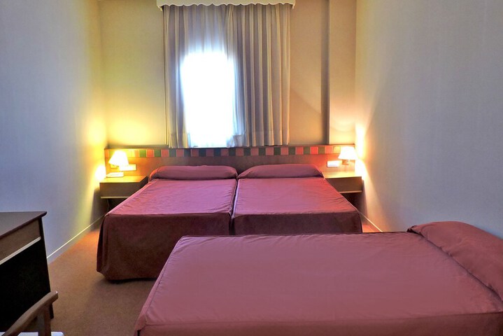 Room 16 of 48