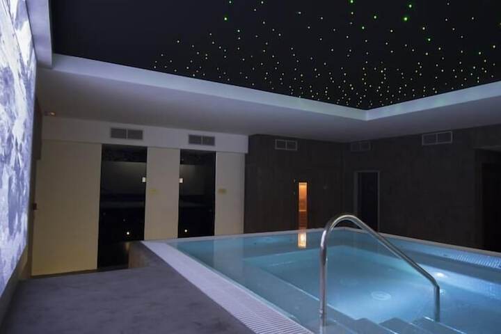 Pool 21 of 38