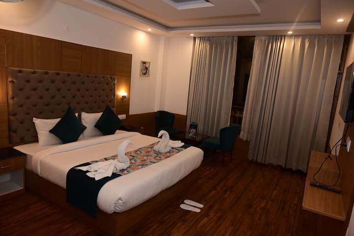 Room 5 of 24