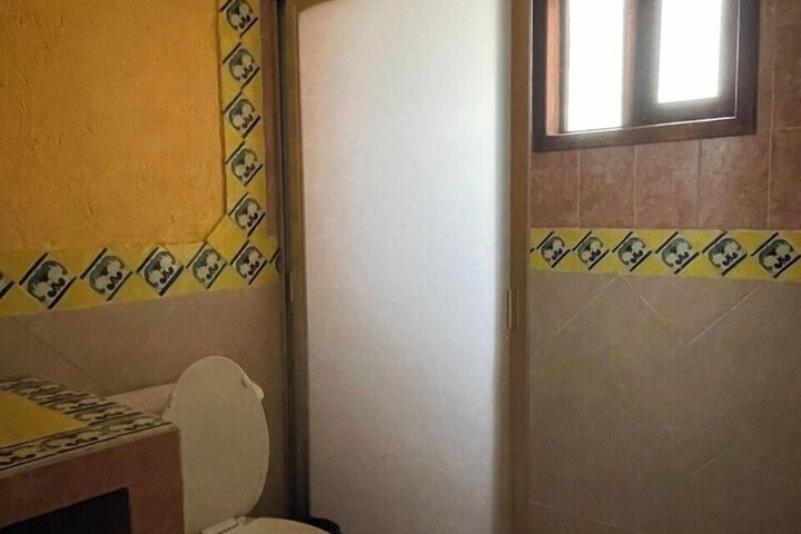 Room 10 of 17