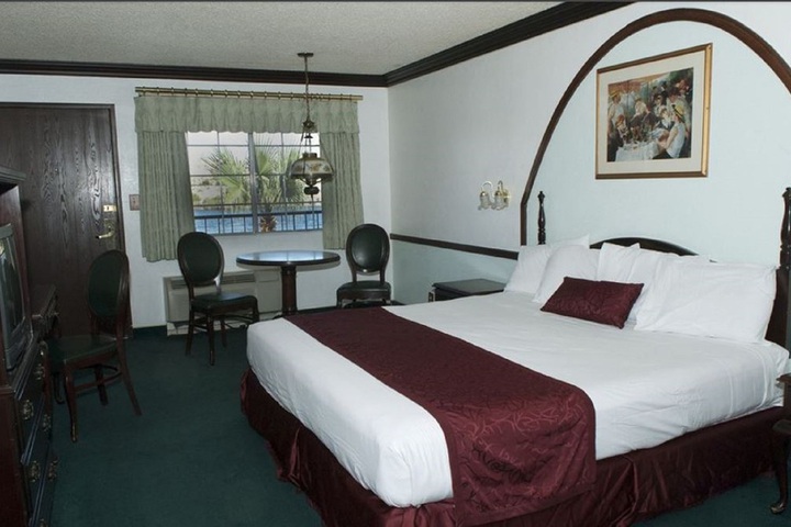 2 Double Beds (5 of 11)