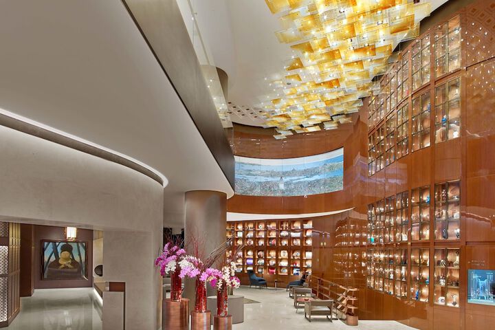 Entrance & Lobby